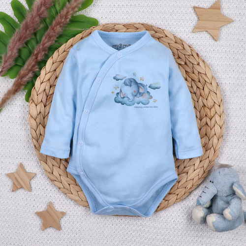 ABN-5603 Nini Little Dreamers borítékos bodysuit bio pamutból csecsemőknek kék - nikkelmentes rögzítőelemek, 100% biztonság
