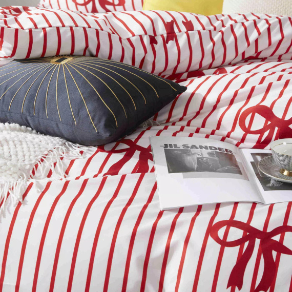 Xmass Bow karácsonyi mikroszatén ágynemű fehér piros íjak I25 Spod Igły i Nitki - puha, sima és tartós