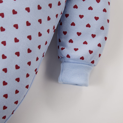 Love Eevi újszülött rugdalózó kék szívecskékkel 100% pamut, visszahajtható ujjakkal