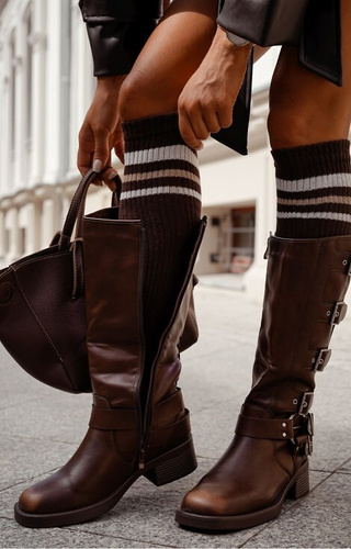 1610-001 Női térdzokni Milena barna csíkos, csíkos, kényelmes és stílusos