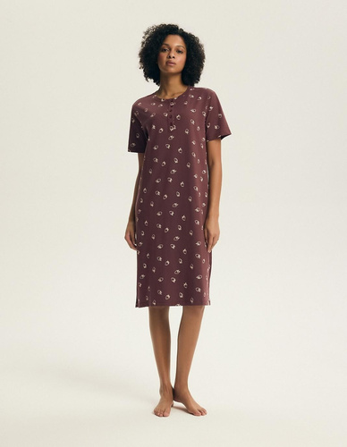 Henderson Evika 45304 női hálóing – pamut, eper mintás