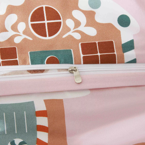 Gingerhouse karácsonyi mikroszatén ágynemű mézeskalács házikók rózsaszín I25 Spod Igły i Nitki - puha, sima és tartós